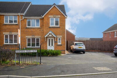 Property on Rhodfa Parc Slip, CF32 9GJ