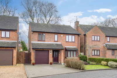 Property on Redwood Drive, LU7 0TA