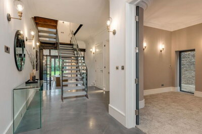 Property on Willesden Lane, NW2 5RE