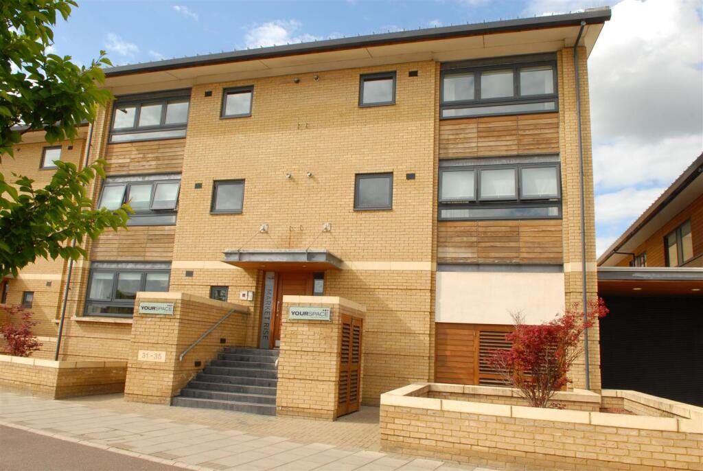 Property main image