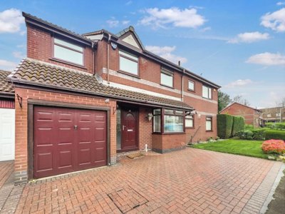 Property on Convent Close, L39 4XP