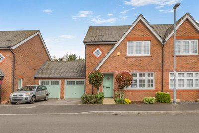 Property on Clos Ystwyth, NP26 4RE