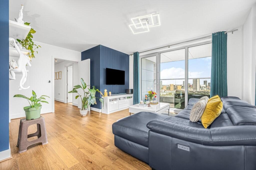 East Ferry Road, 
Millwall, E14