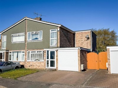 Property on Martinsdale, CO15 4JL