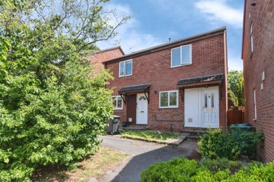 Property on Britten Drive, EX2 5RY