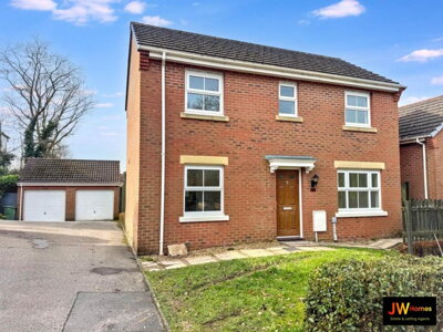 Property on Cwm Braenar, NP12 2DS