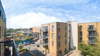 Property on SO14 5BZ