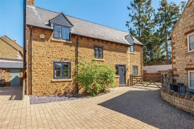 Property on Woodyard Close, NN14 1RL