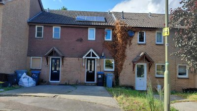 Property on Heather Close, OX18 1TF