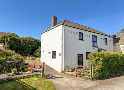Property on TR11 5XD