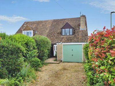 Property on OX18 1DS