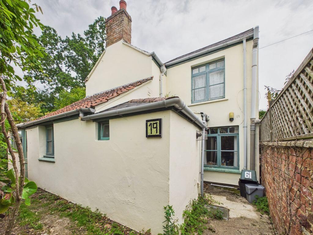 Property main image