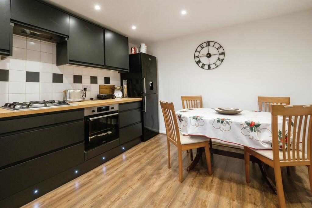 Terraced House