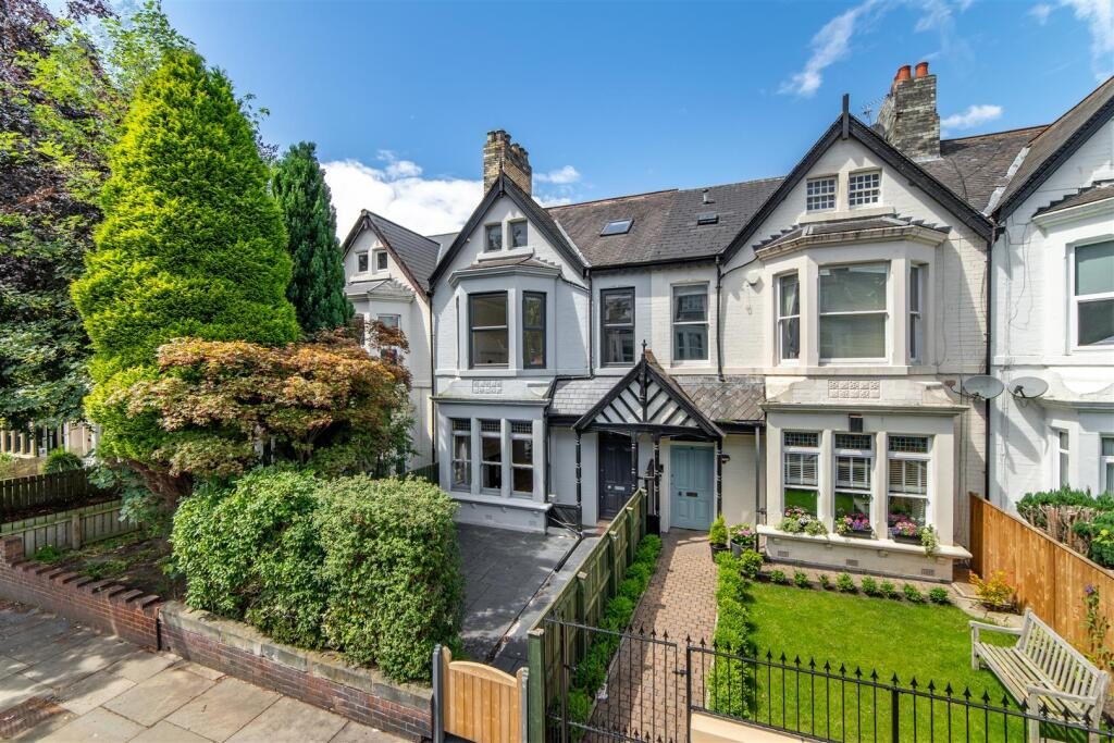 Property main image