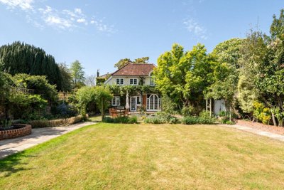 Property on Church Street, TW16 6RG