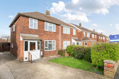 Property on Narbeth Drive, HP20 1NX