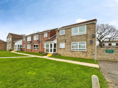 Property on Epping Close, CO15 4UZ