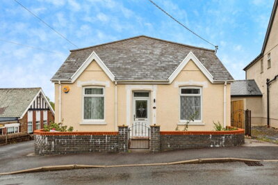 Property on Llannon Road, SA15 5LY
