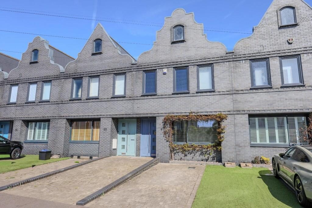 Terraced House