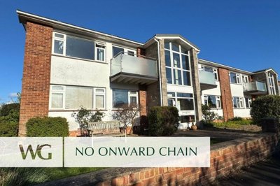 Property on Highcliffe Close, EX8 5HG