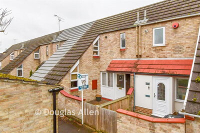 Property on Eastbrooks, SS13 3QG