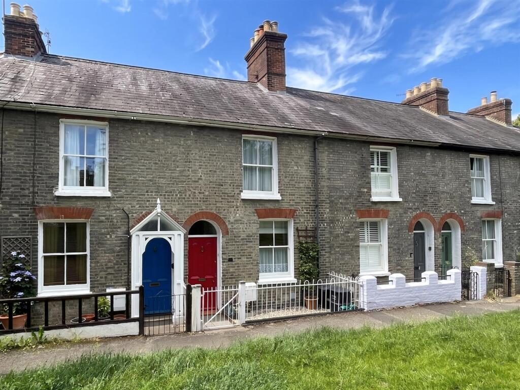 Property main image