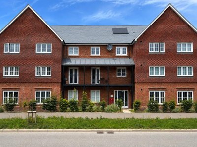 Property on Franklin Gardens, OX11 9GS