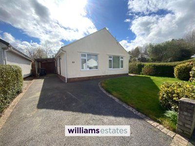 Property on The Links, CH7 5DZ