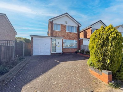 Property on Oakwood Road, B47 5DX