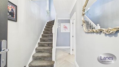 Property on College Road, EN8 9NN