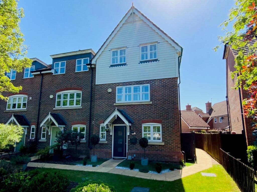 Terraced House