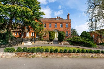 Property on Castle Hill, GU9 7JG