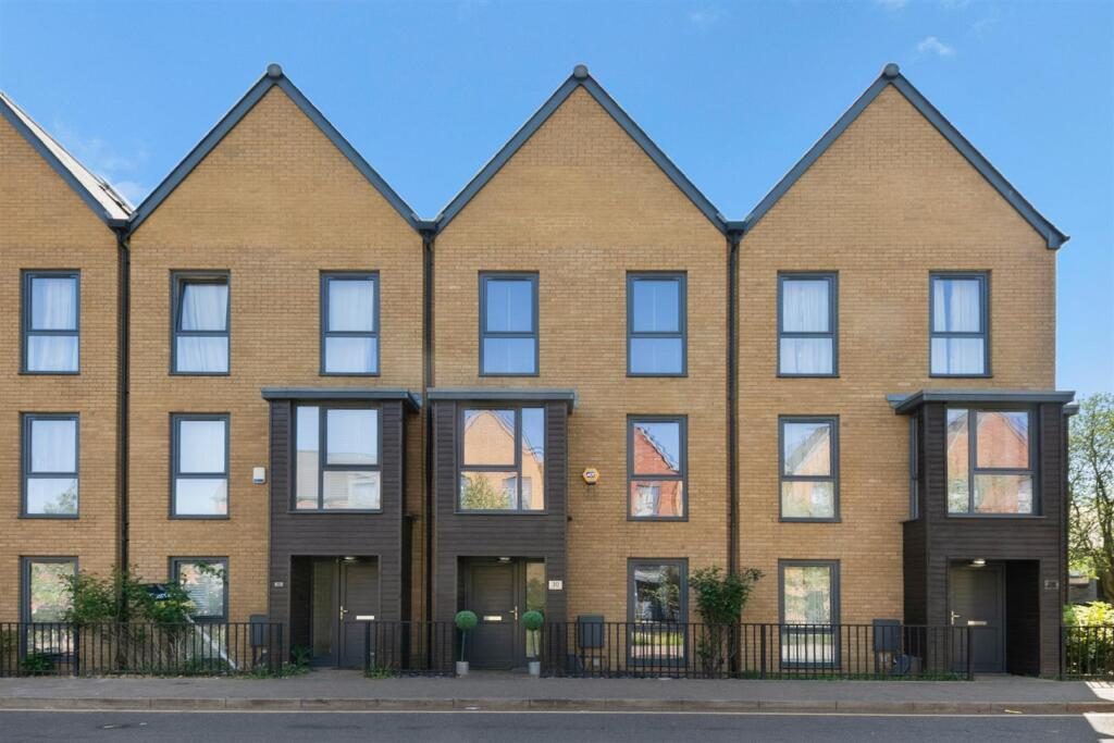 Terraced House