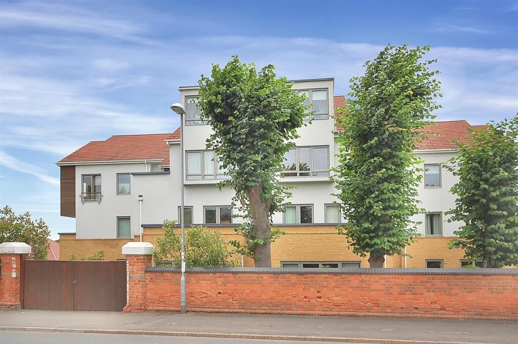 Property main image