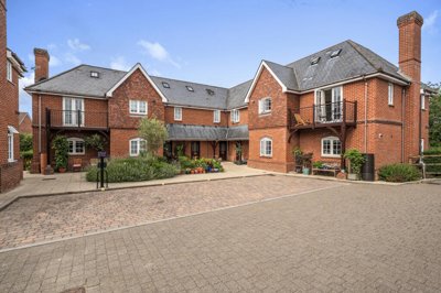 Property on Enborne Gate, RG14 6GL