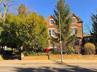 Property on WD17 4PJ