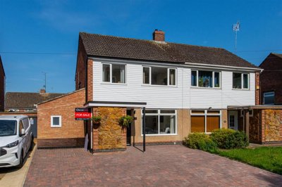 Property on Cheyne Walk, NN15 7EE