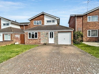 Property on Raven Close, NR31 8JX