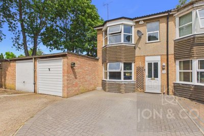 Property on Russell Square, NN3 7AN