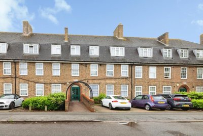Property on Boundfield Road, SE6 1PD