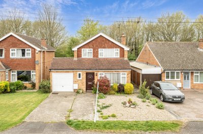 Property on Connaught Road, HP20 1PS