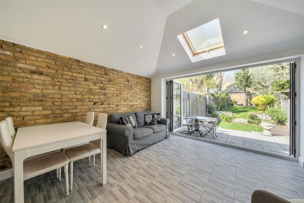 Terraced House