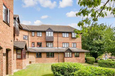 Property on Osbourne Road, DA2 6RY