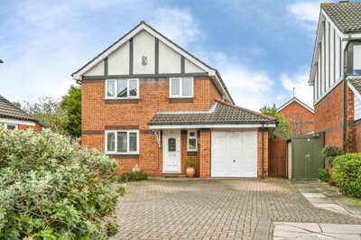 Property on Maunders Court, L23 9YU