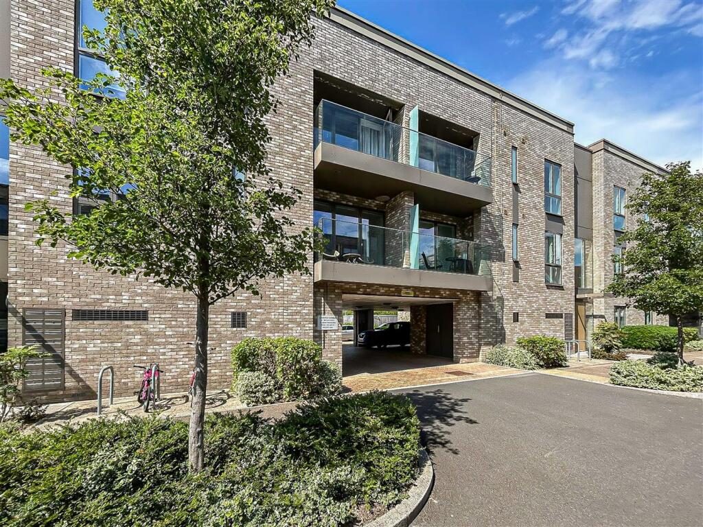 Property main image