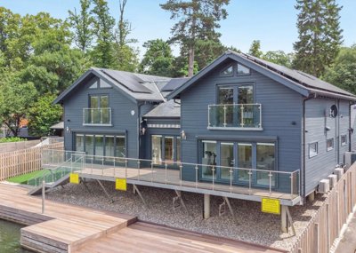 Property on High Street, RG10 8HZ