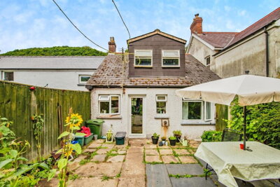 Property on SA41 3UY