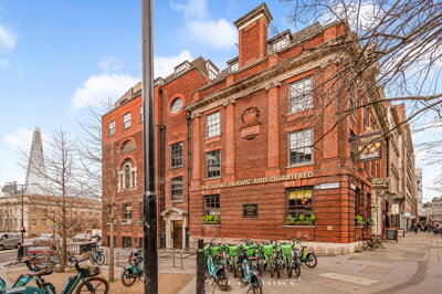 Property on EC3R 5AQ