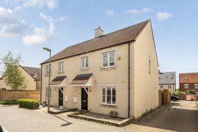 Property on Hereford Close, OX26 1AZ