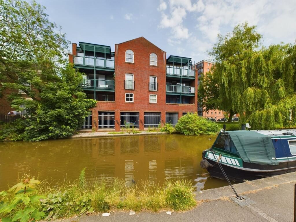 Property main image